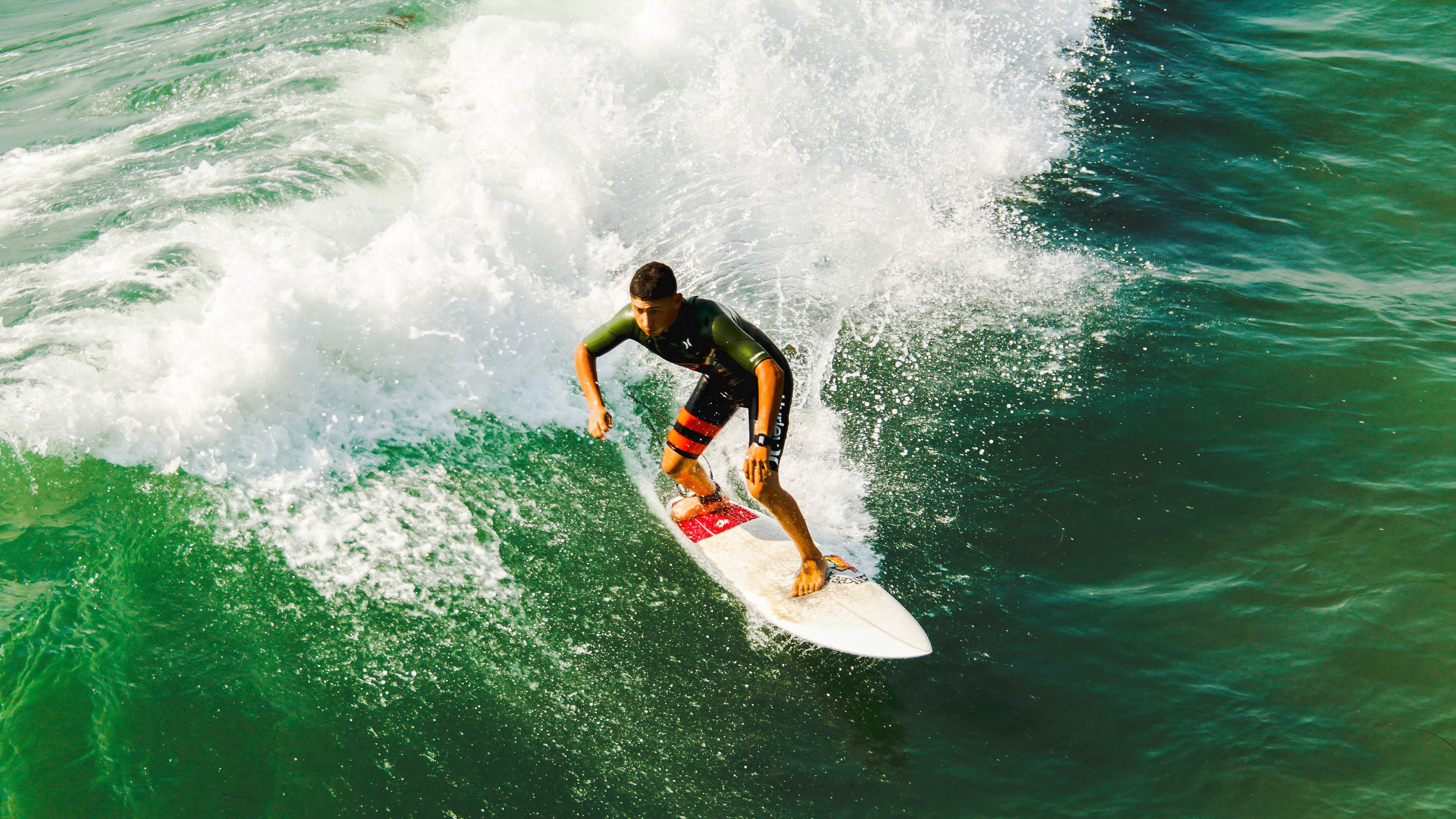 _湖人队士气高昂，向季后赛目标迈进_，湖人队v